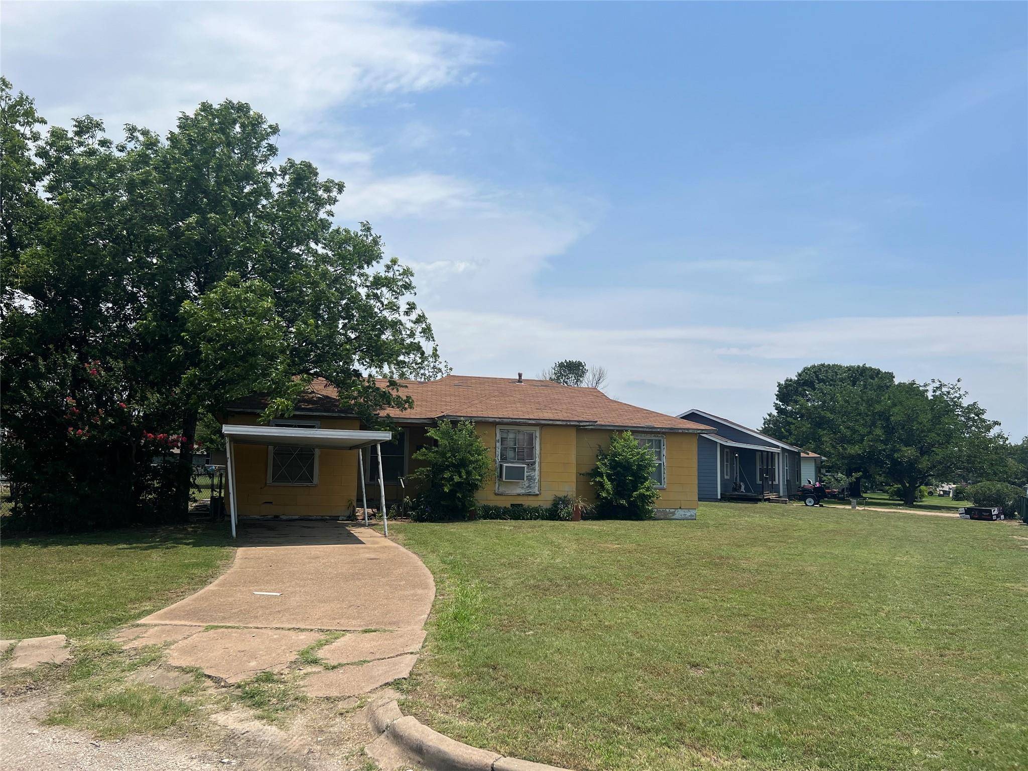 Mineral Wells, TX 76067,1617 SE 21st Street