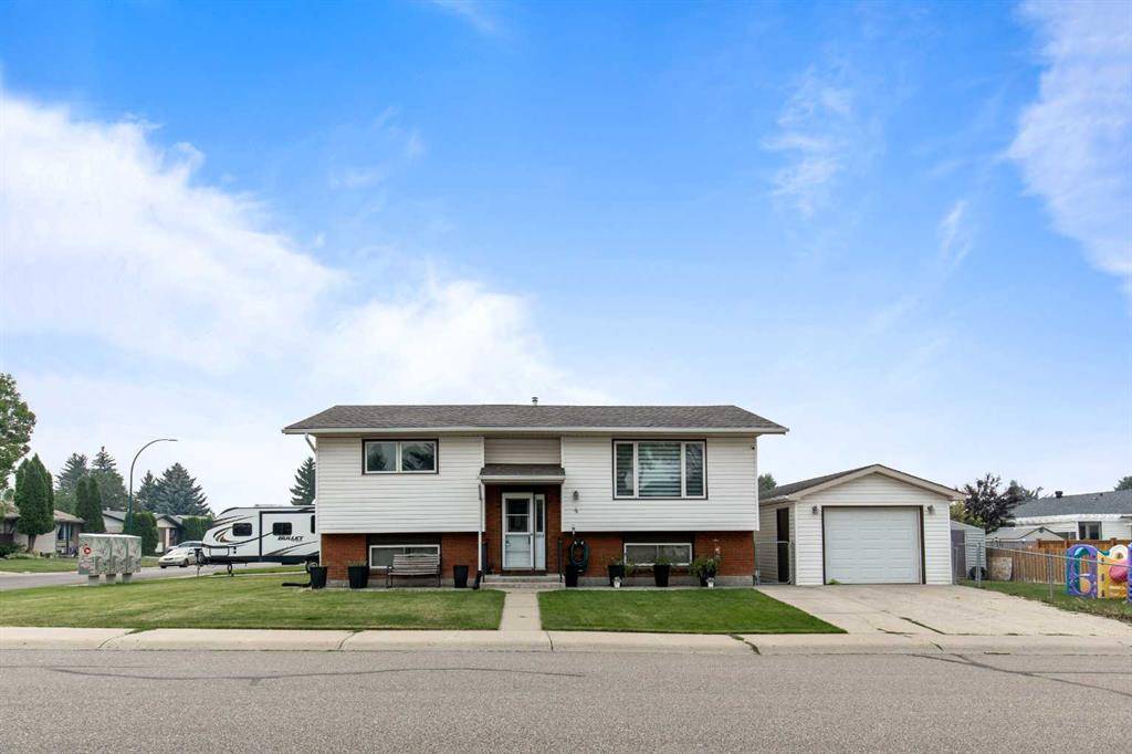 Medicine Hat, AB T1B3C3,4 East Glen DR SE