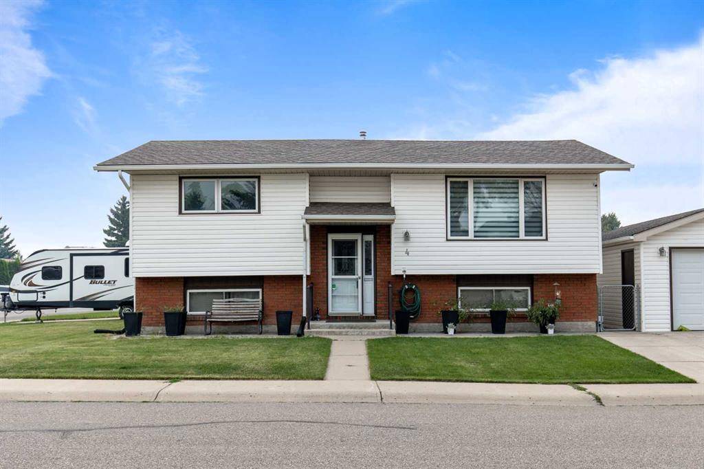 Medicine Hat, AB T1B3C3,4 East Glen DR SE