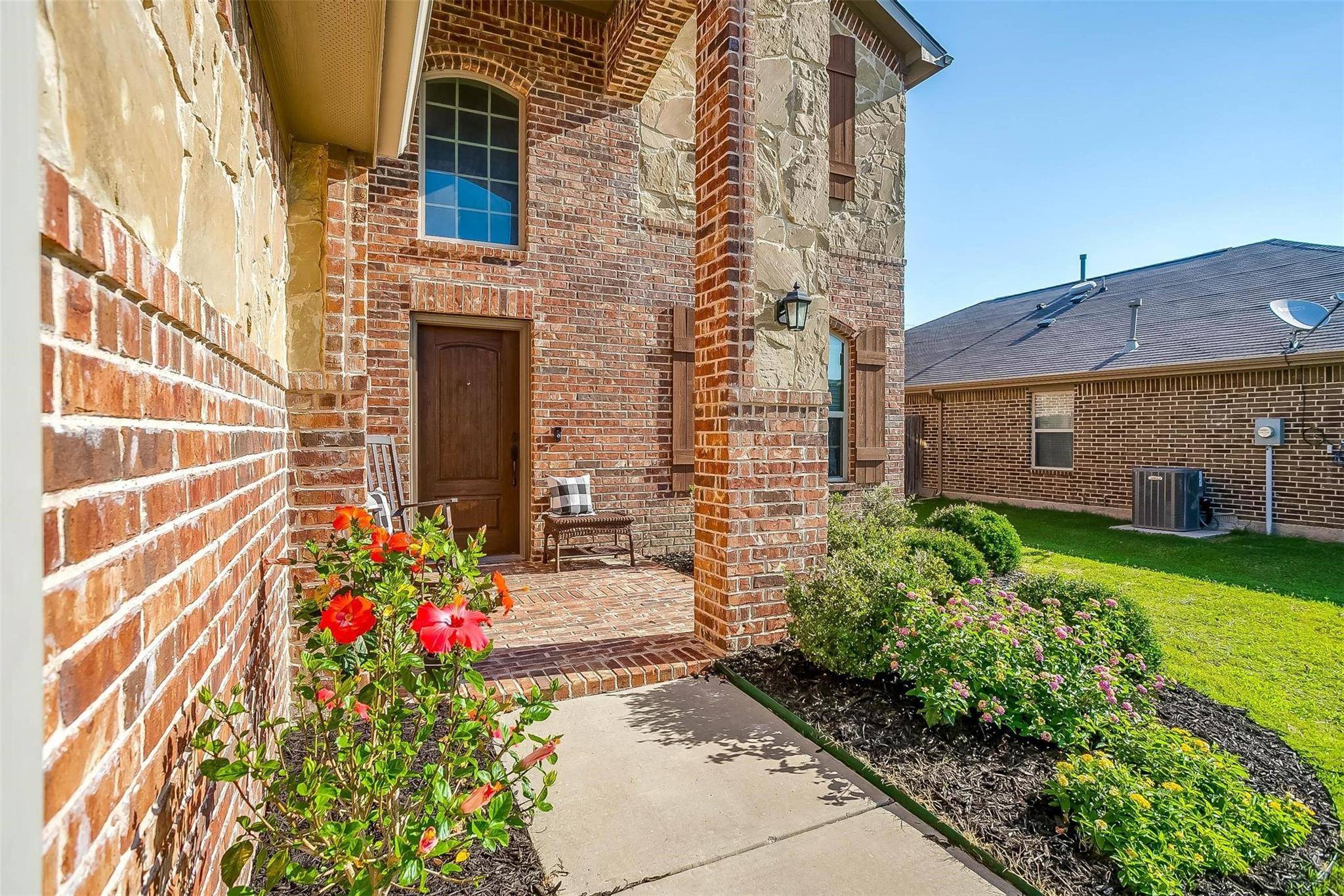 Burleson, TX 76028,533 Peach Lane