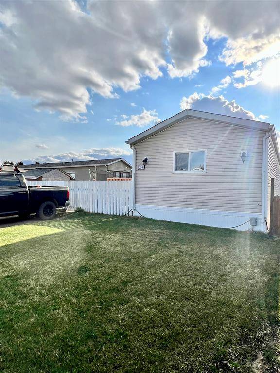 Red Deer, AB T4P 3R7,5344 76 ST #209