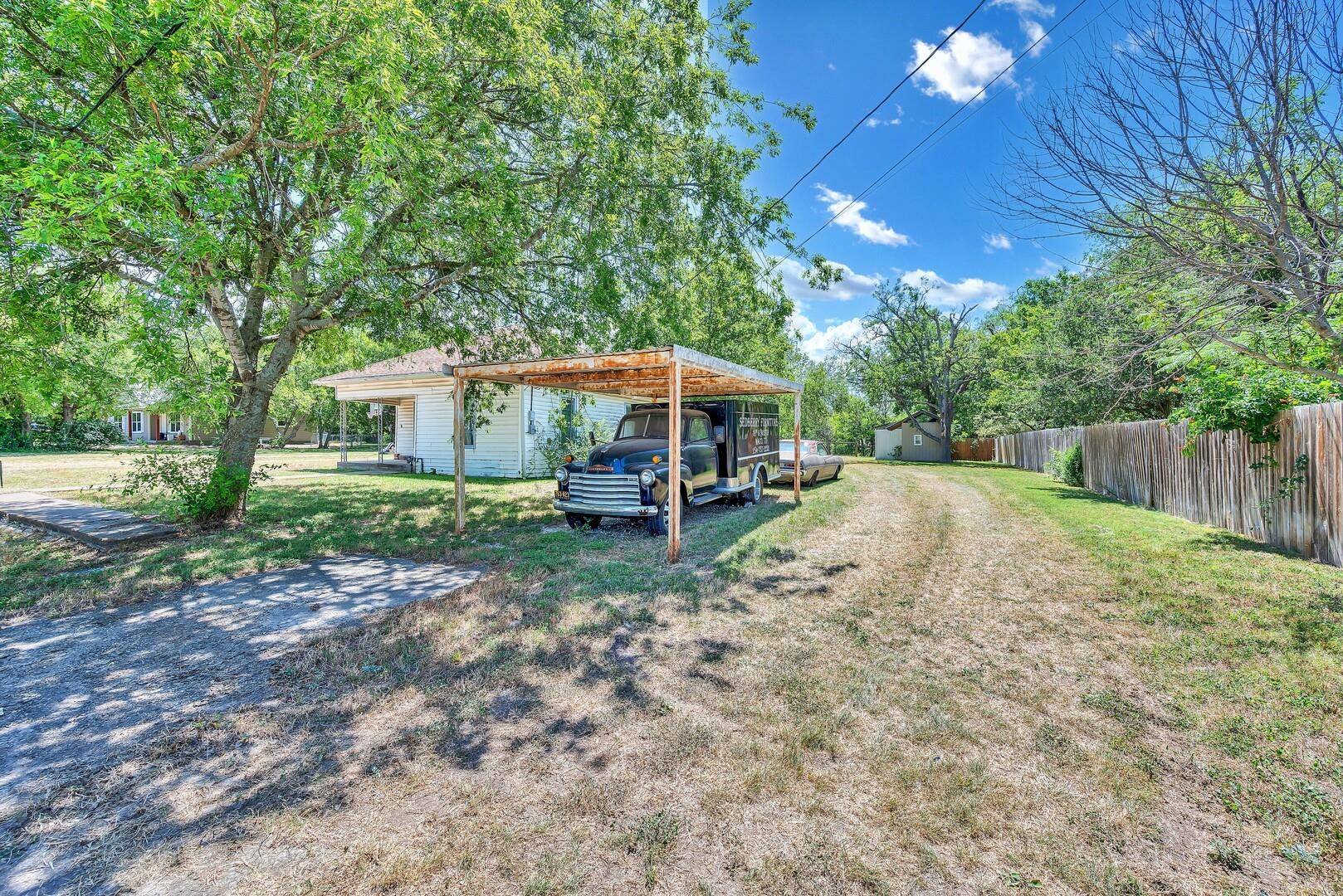 Whitney, TX 76692,214 S Brazos Street