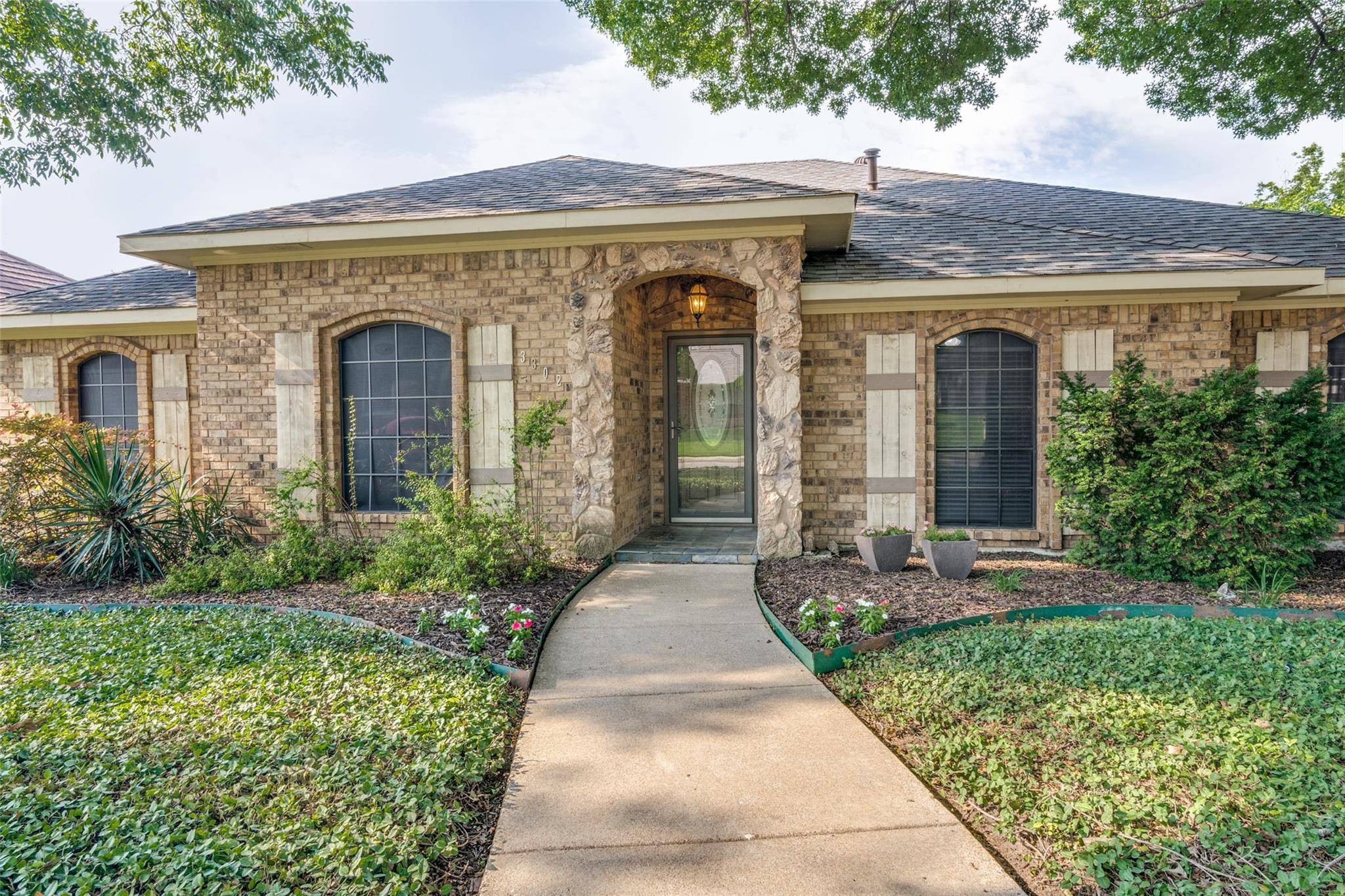 Rowlett, TX 75088,3302 Oxford Drive