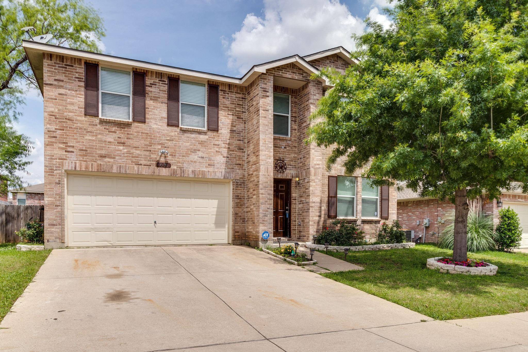 Arlington, TX 76002,631 Silvertop Road