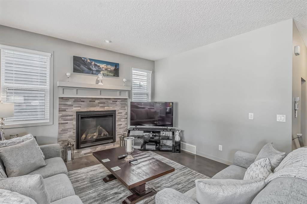 Cochrane, AB T4C 0V1,267 River Heights CRES