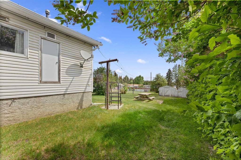 Didsbury, AB T0M0W0,1609 14 street