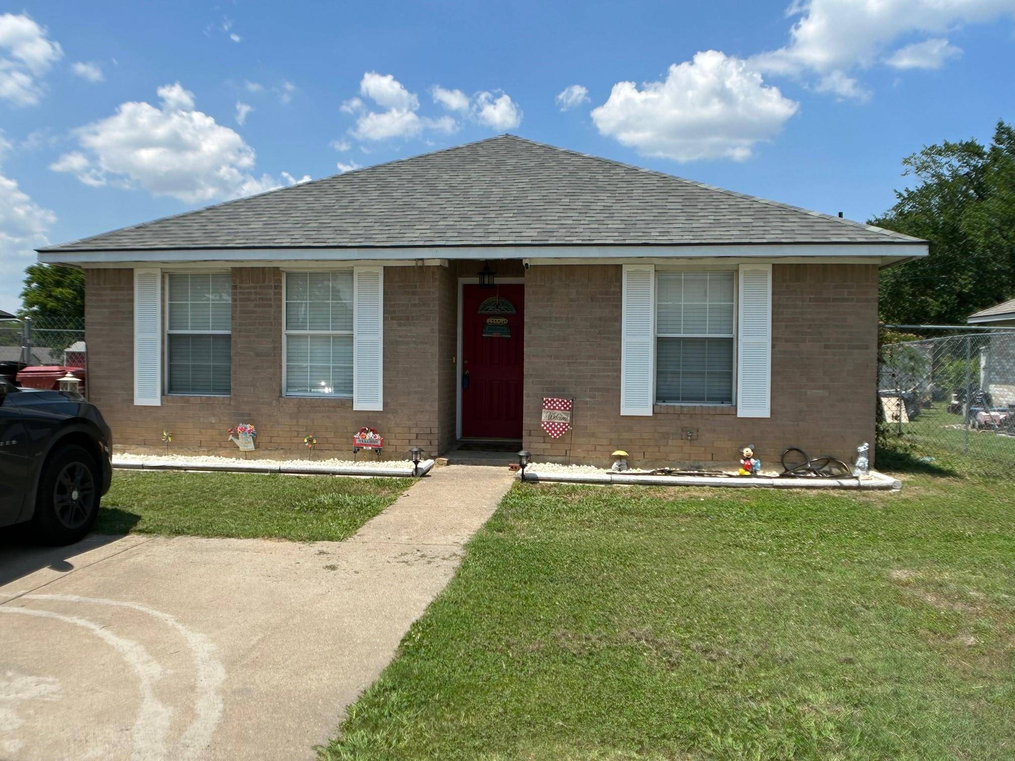 Bonham, TX 75418,304 Allen Avenue