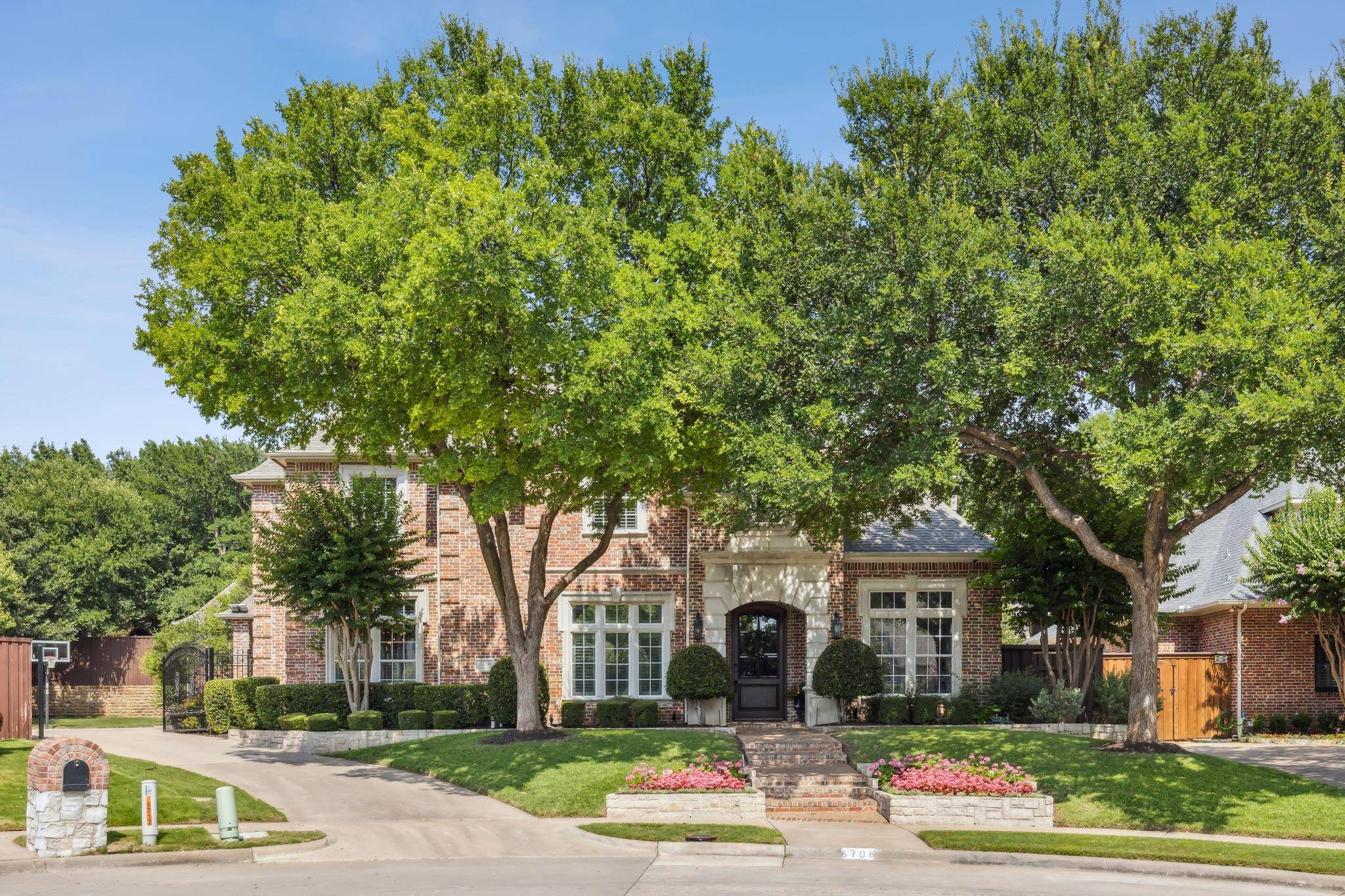 Plano, TX 75024,6708 Greyhawk Circle