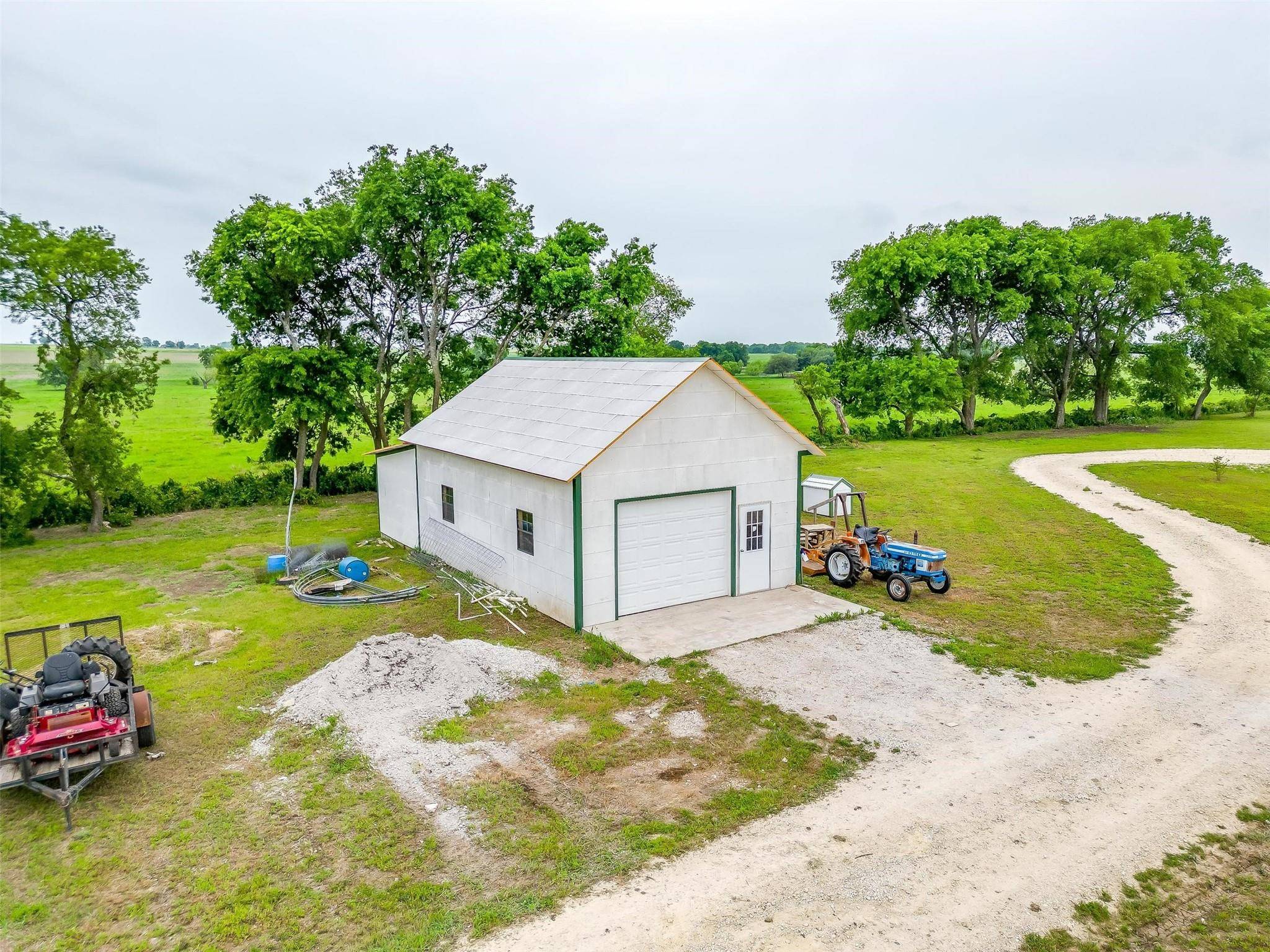 Grandview, TX 76050,260 Hill County Road 1413 E