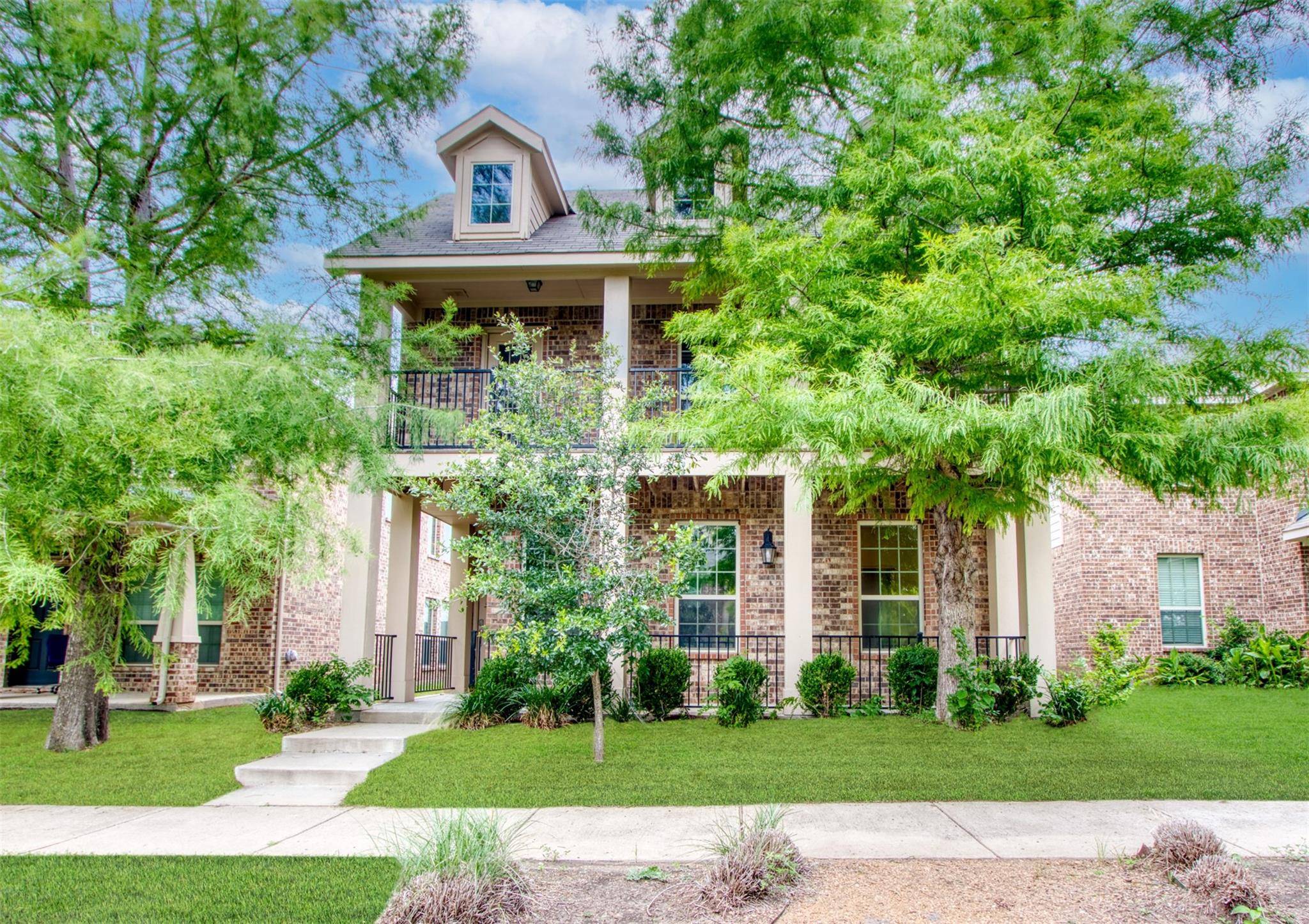 Lancaster, TX 75146,1936 Parkside Mews