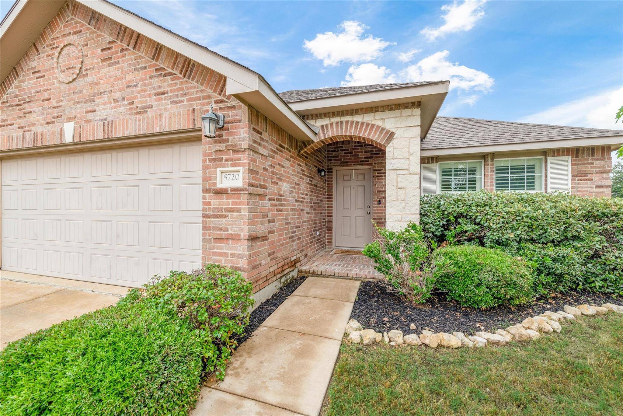 Fort Worth, TX 76179,5720 Mirror Ridge Drive