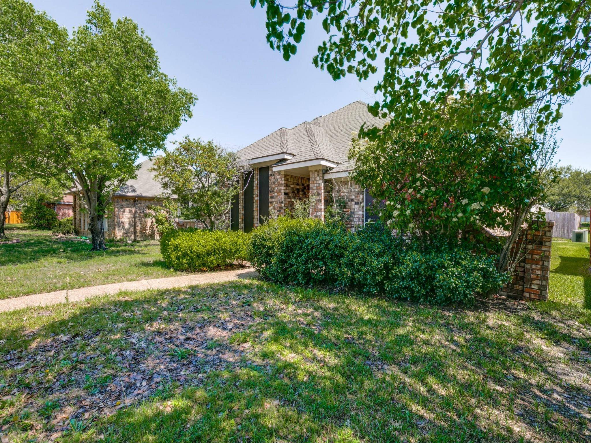 Wylie, TX 75098,406 N Winding Oaks Drive