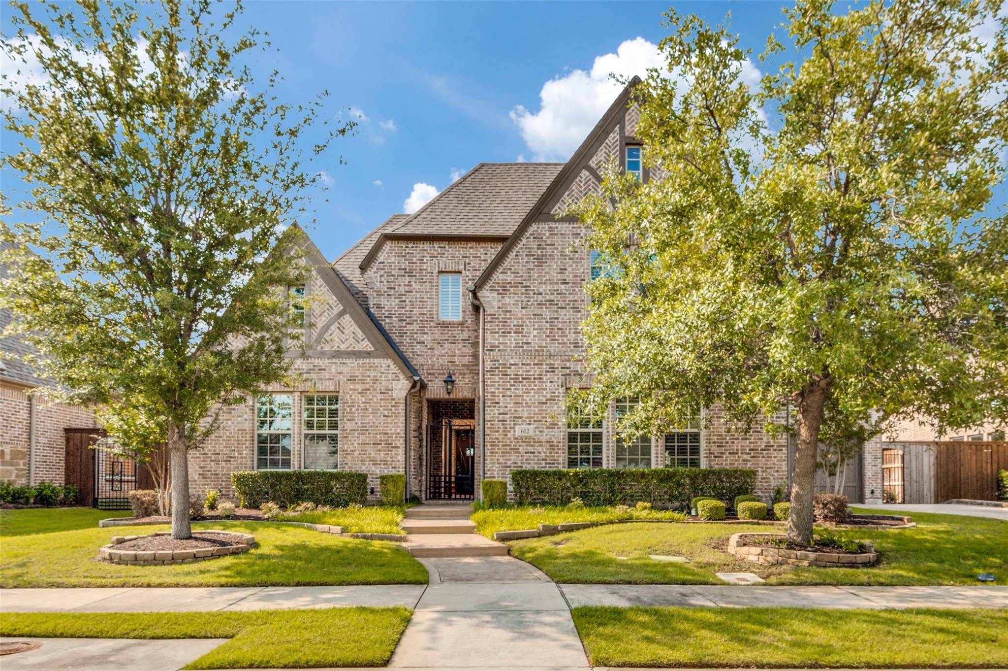 Irving, TX 75039,612 Creekway Drive