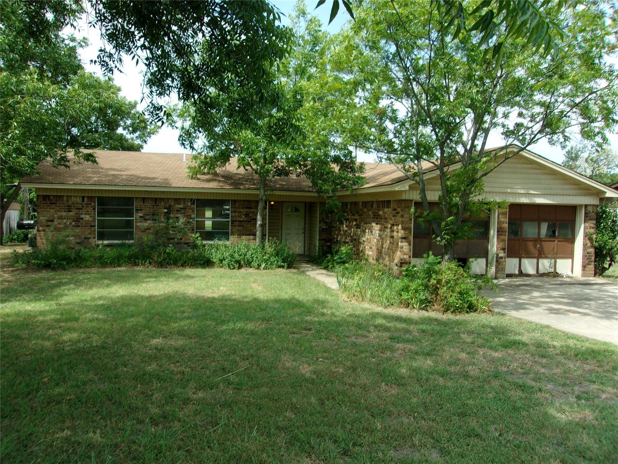 Granbury, TX 76049,214 Vista Drive