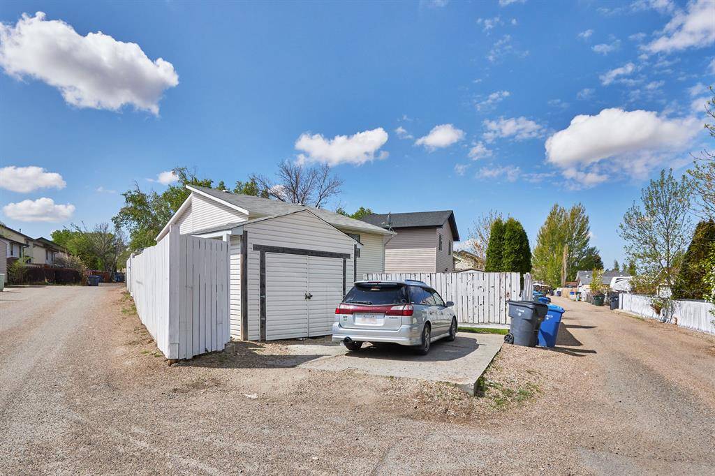 Medicine Hat, AB T1B2N8,8 South Ridge CRES SW