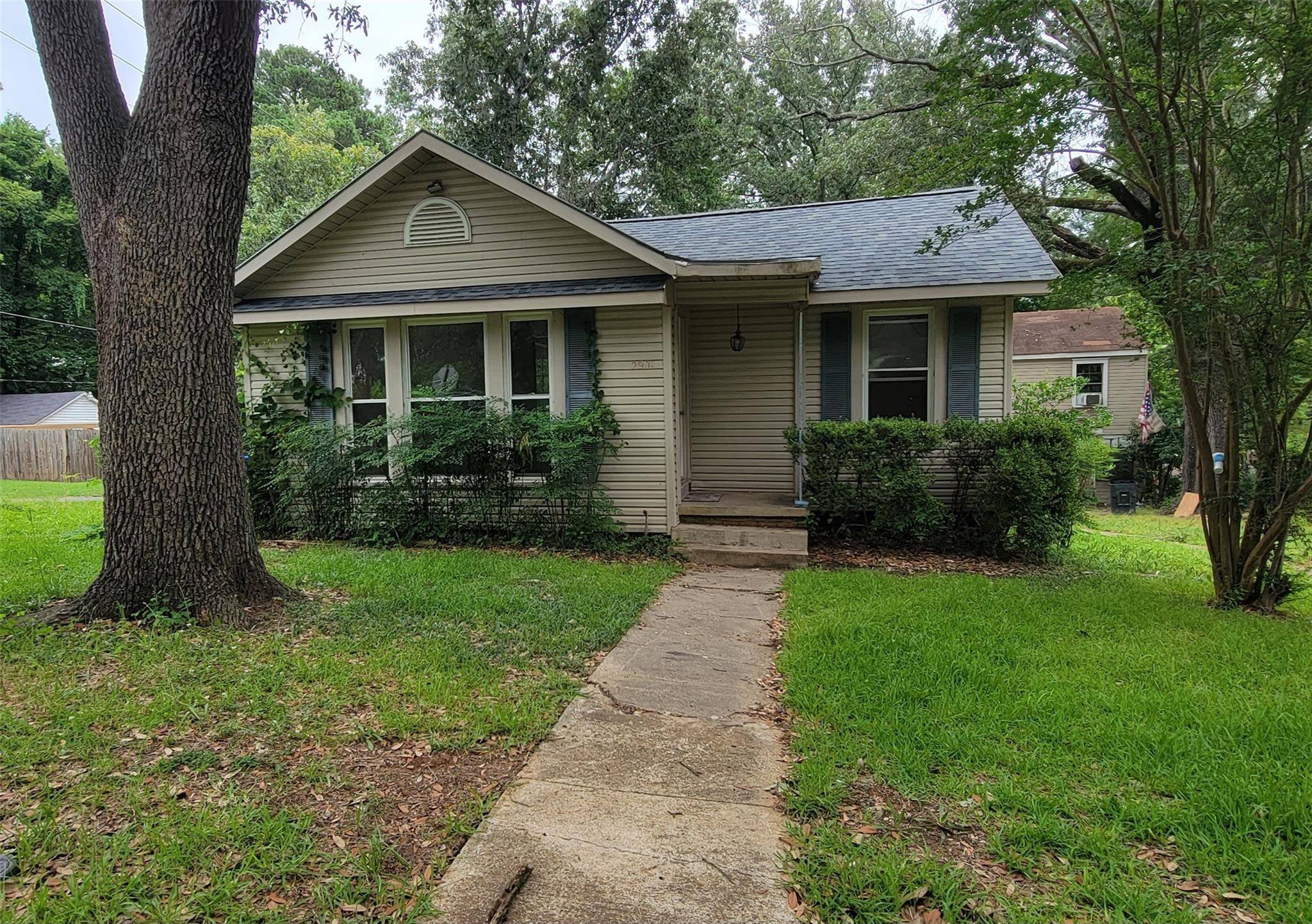 Shreveport, LA 71104,2901 Holly Street