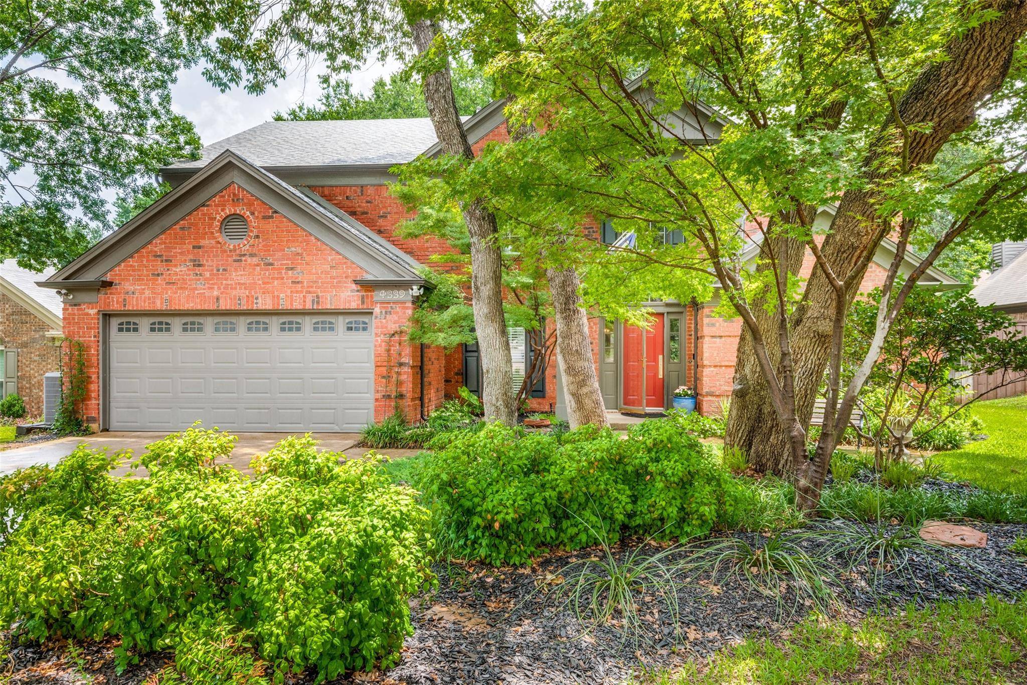 Grapevine, TX 76051,4339 Windswept Lane