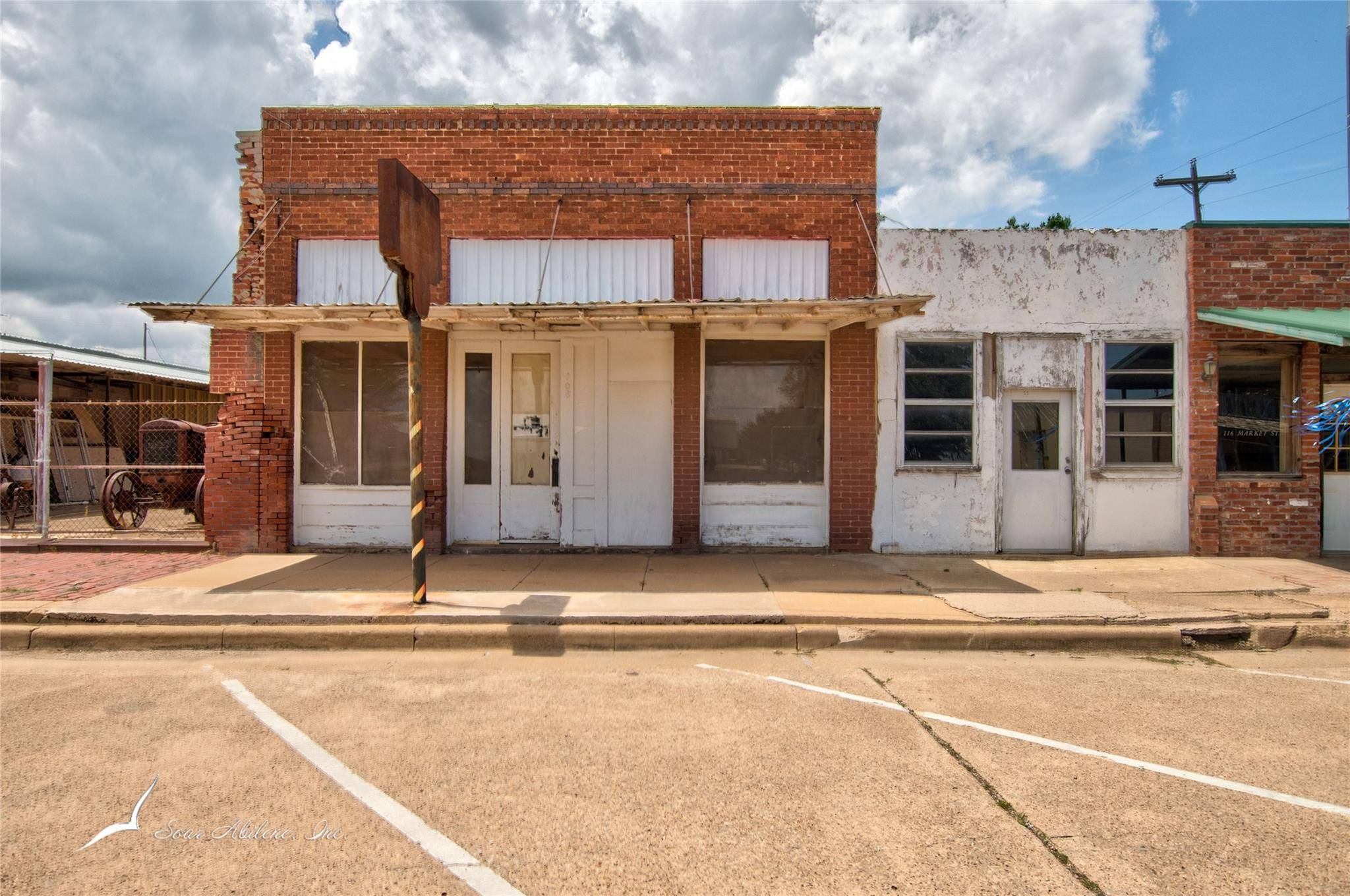 Baird, TX 79504,112 Market Street