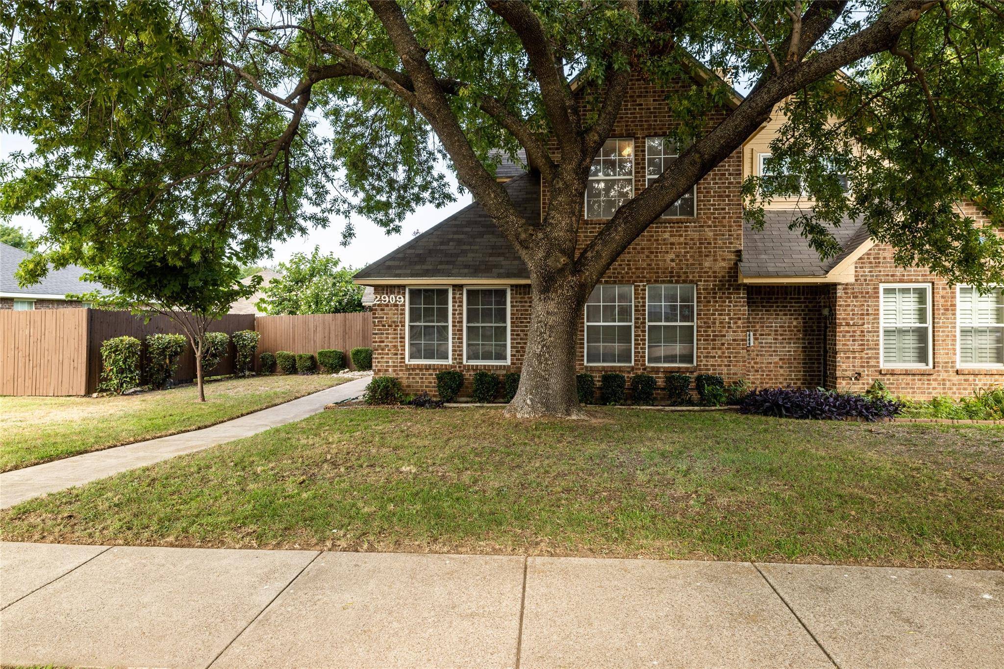 Euless, TX 76039,2909 Normandy Court