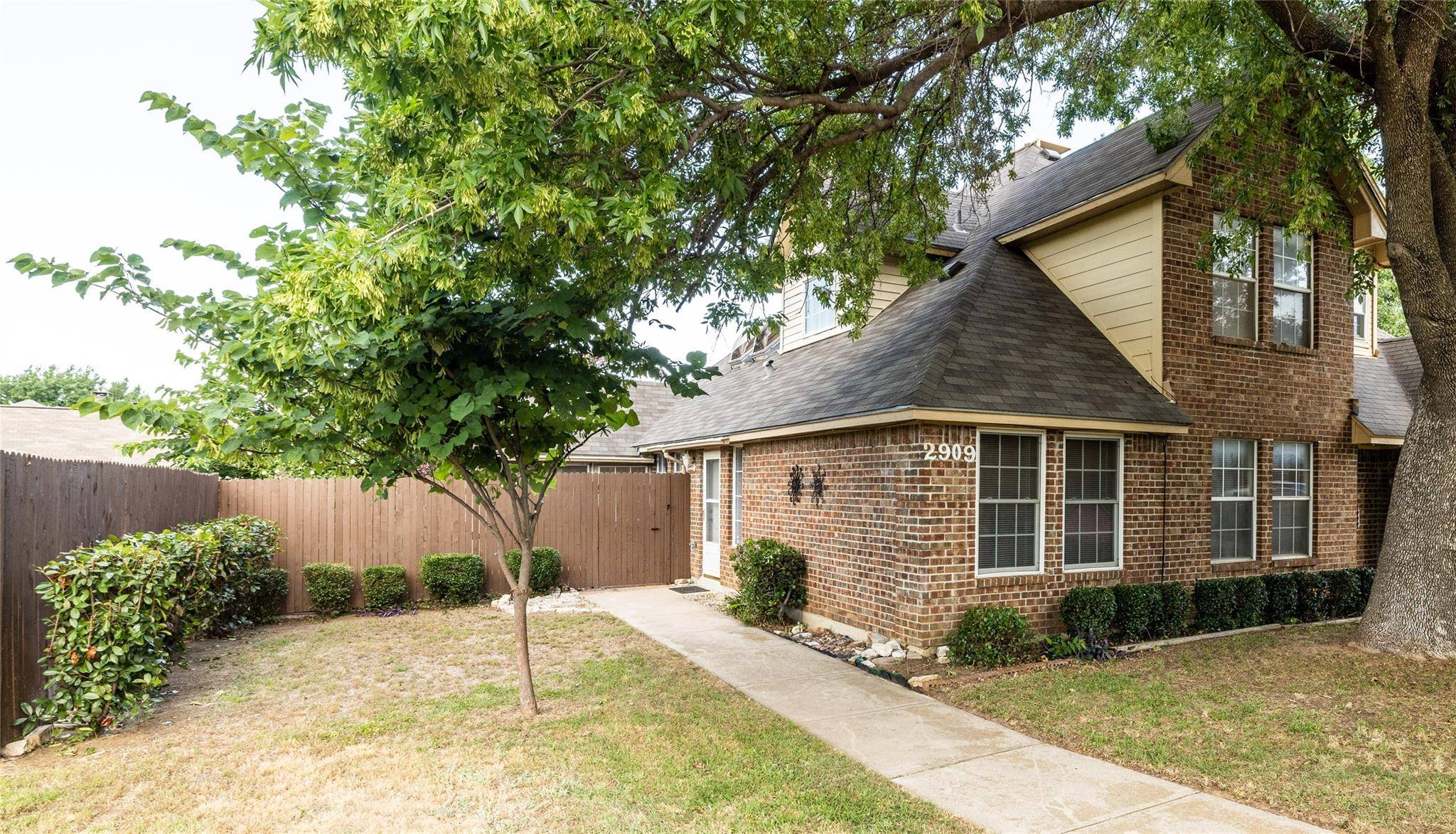 Euless, TX 76039,2909 Normandy Court