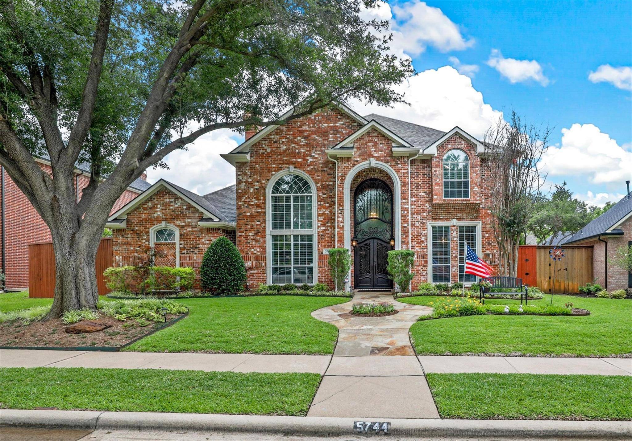 Plano, TX 75093,5744 Ridgehaven Drive