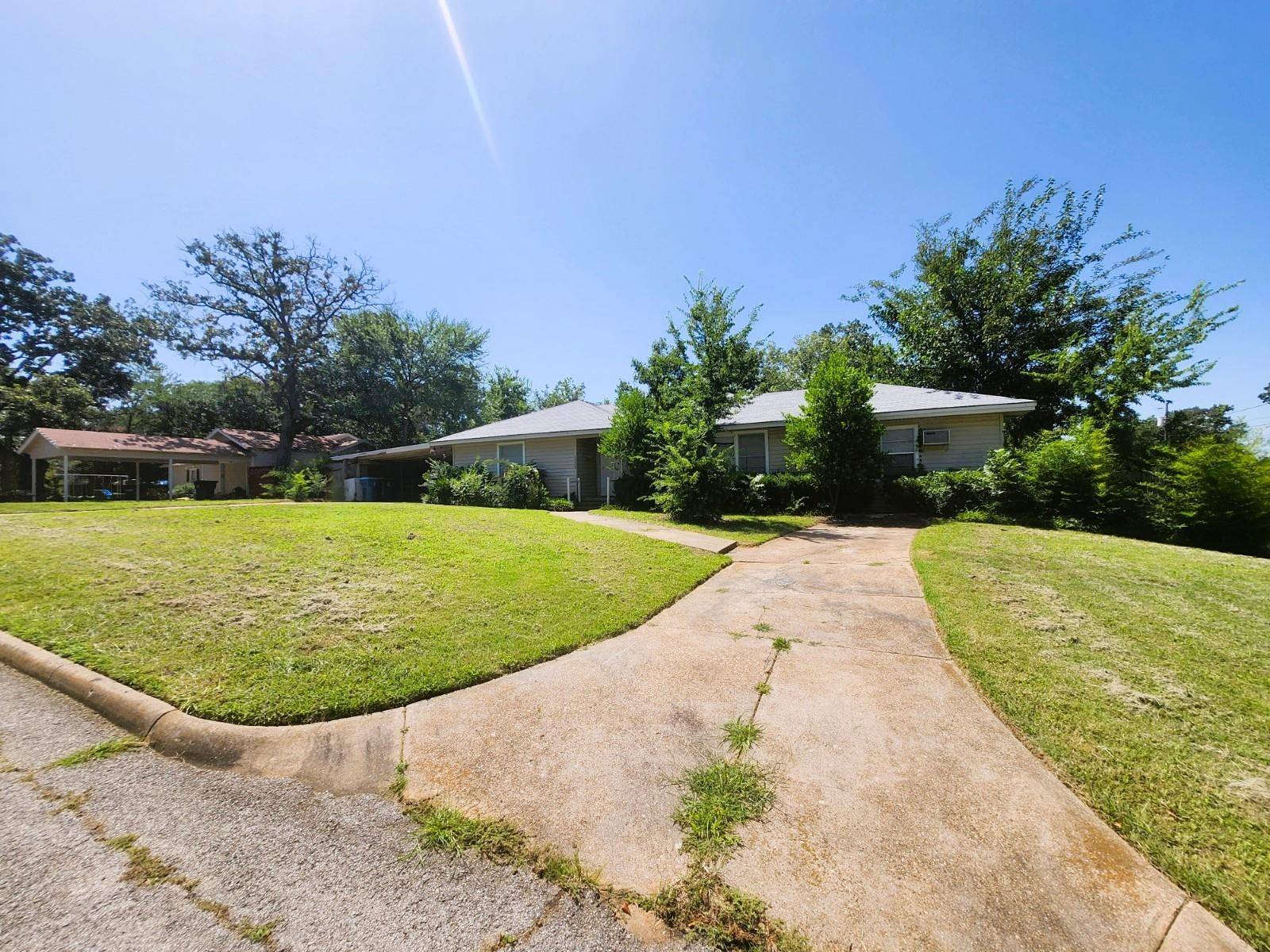 Denison, TX 75020,1330 W Munson Street