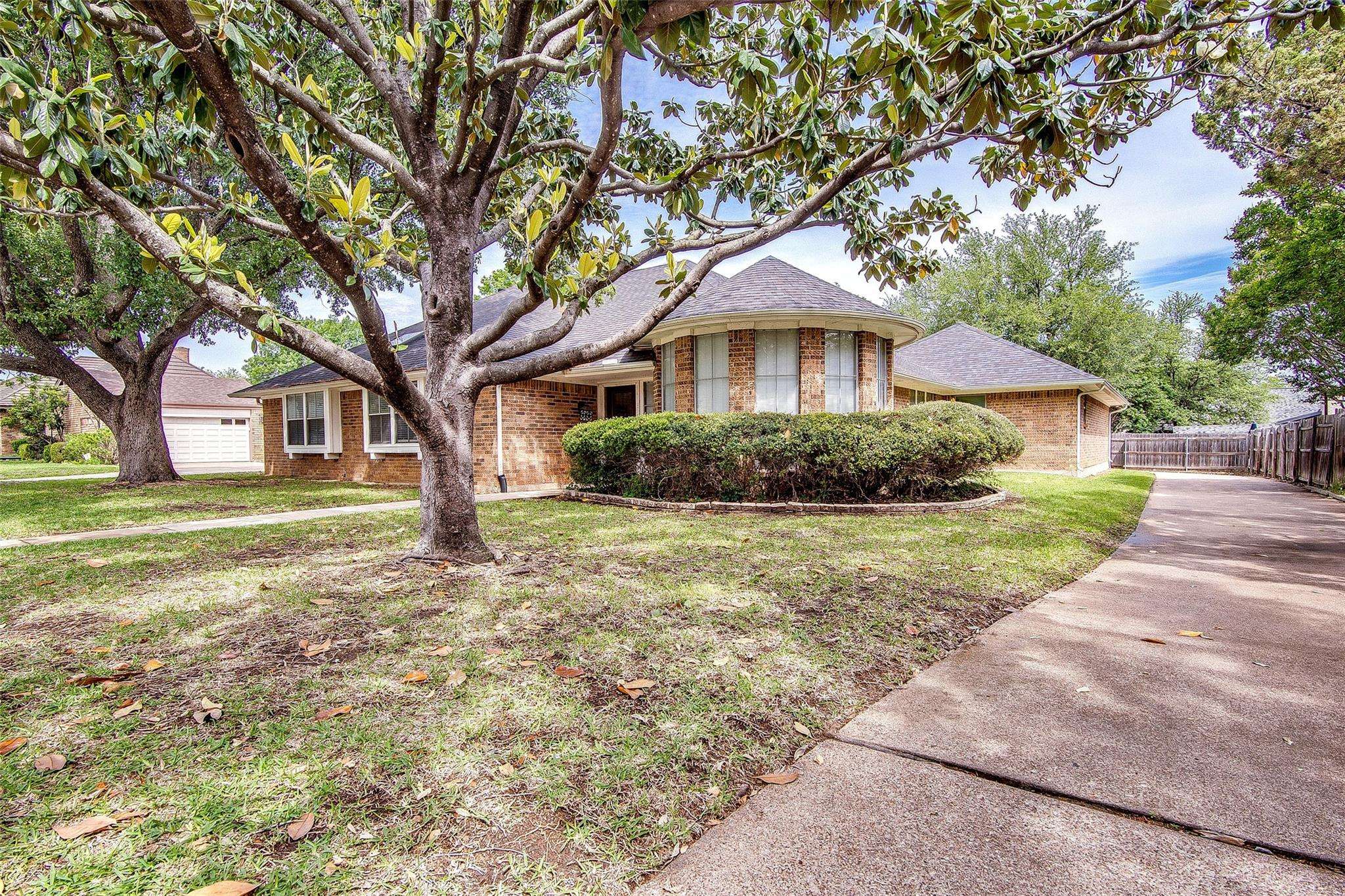 Arlington, TX 76016,4303 High Springs Court