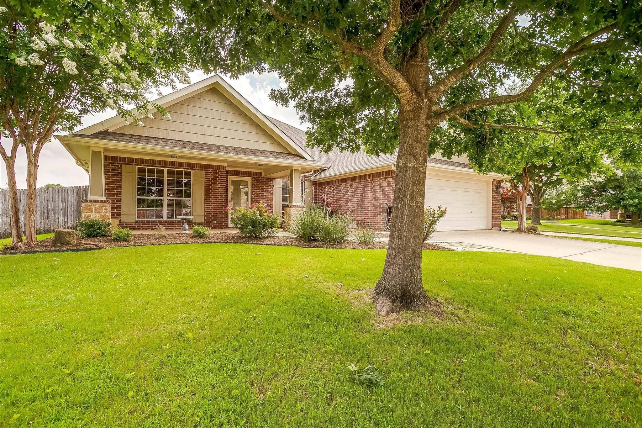 Burleson, TX 76028,708 Lone Oak Court