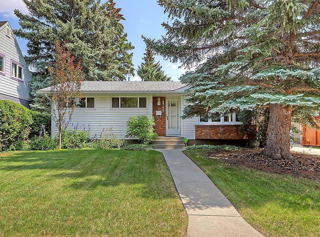 Calgary, AB T3E 6B4,2747 Laurel CRES SW