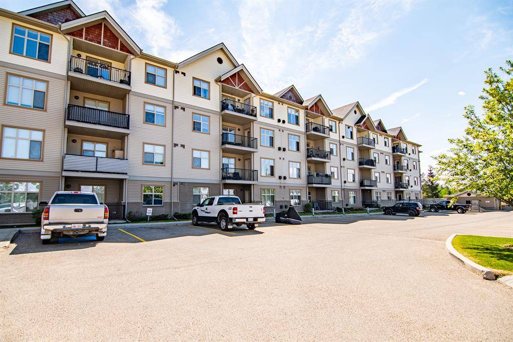 Sylvan Lake, AB T4S 0A4,100 Lakeway BLVD #216