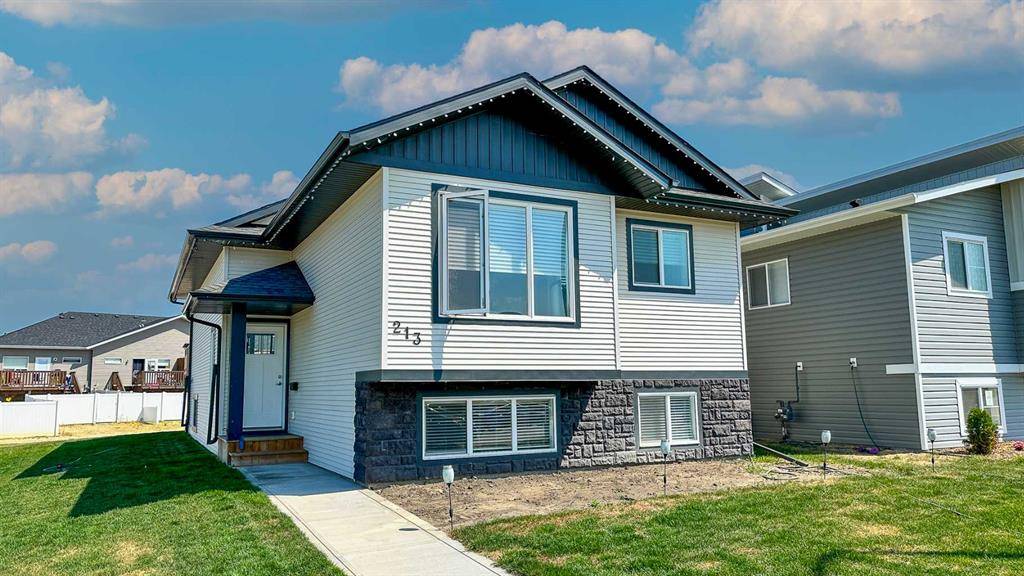 Blackfalds, AB T4M 0N6,213 Aztec CRES