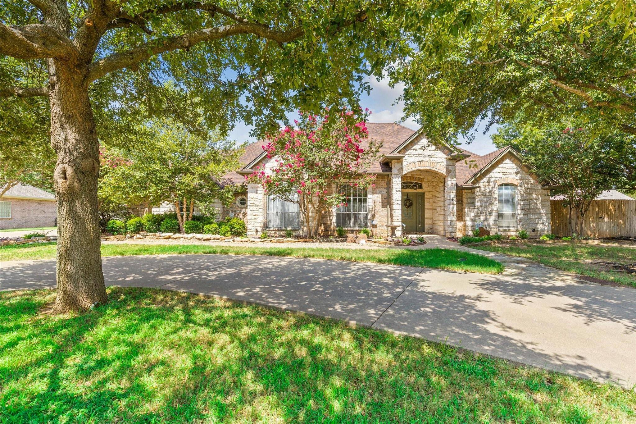 Granbury, TX 76049,3202 Golden Oaks Circle