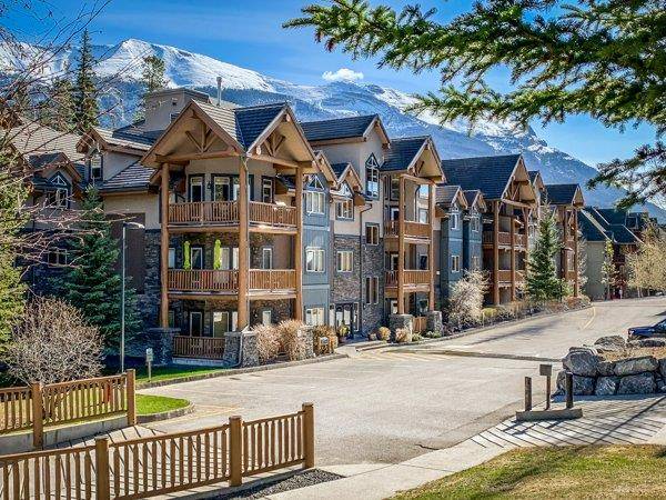 Canmore, AB T1W3H7,175 Crossbow PL #101