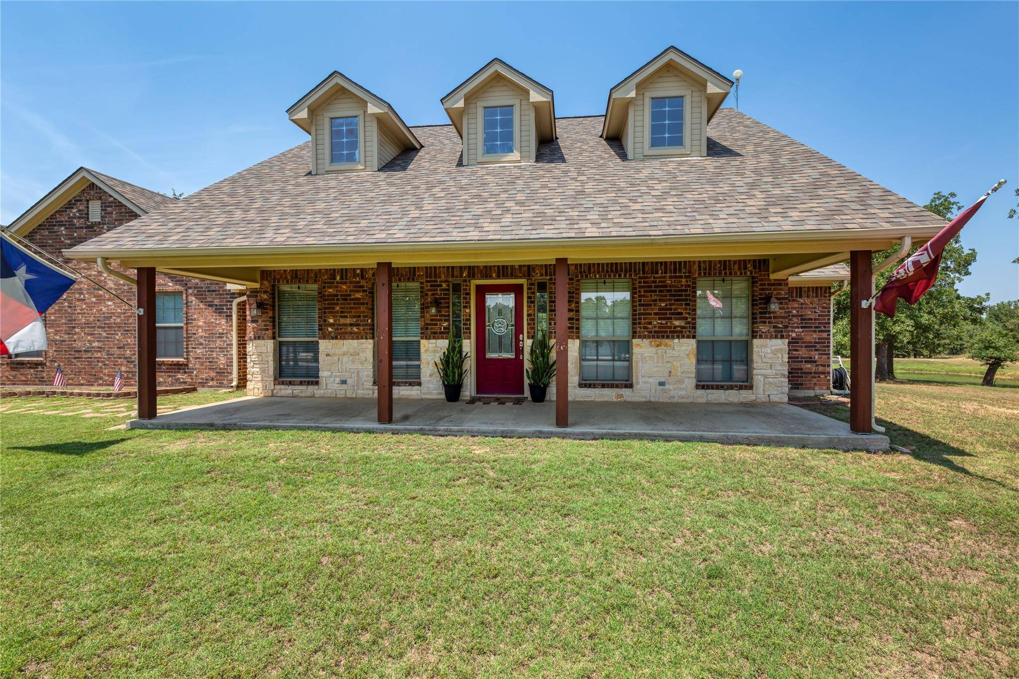 Bowie, TX 76230,467 Timber Oaks Court