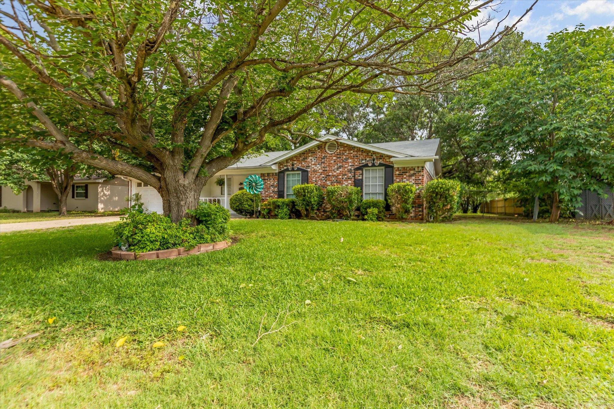 Burleson, TX 76028,504 Judith Street