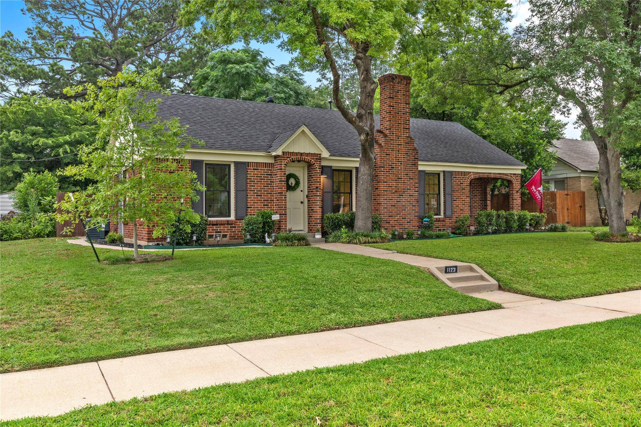 Fort Worth, TX 76111,1123 Bonnie Brae Avenue