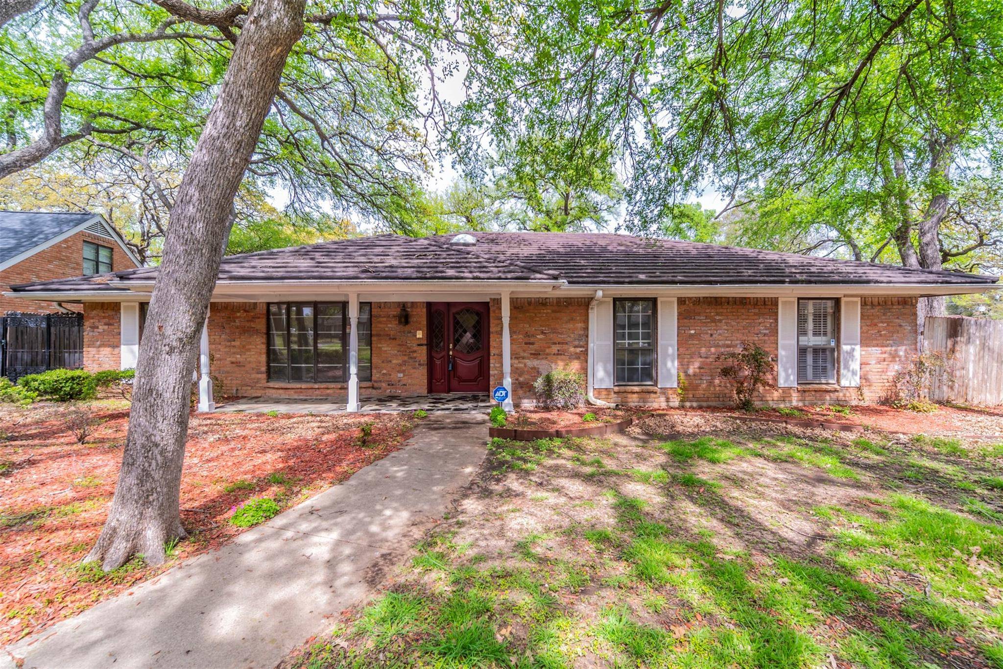 Arlington, TX 76012,1816 W Cedar Elm Drive