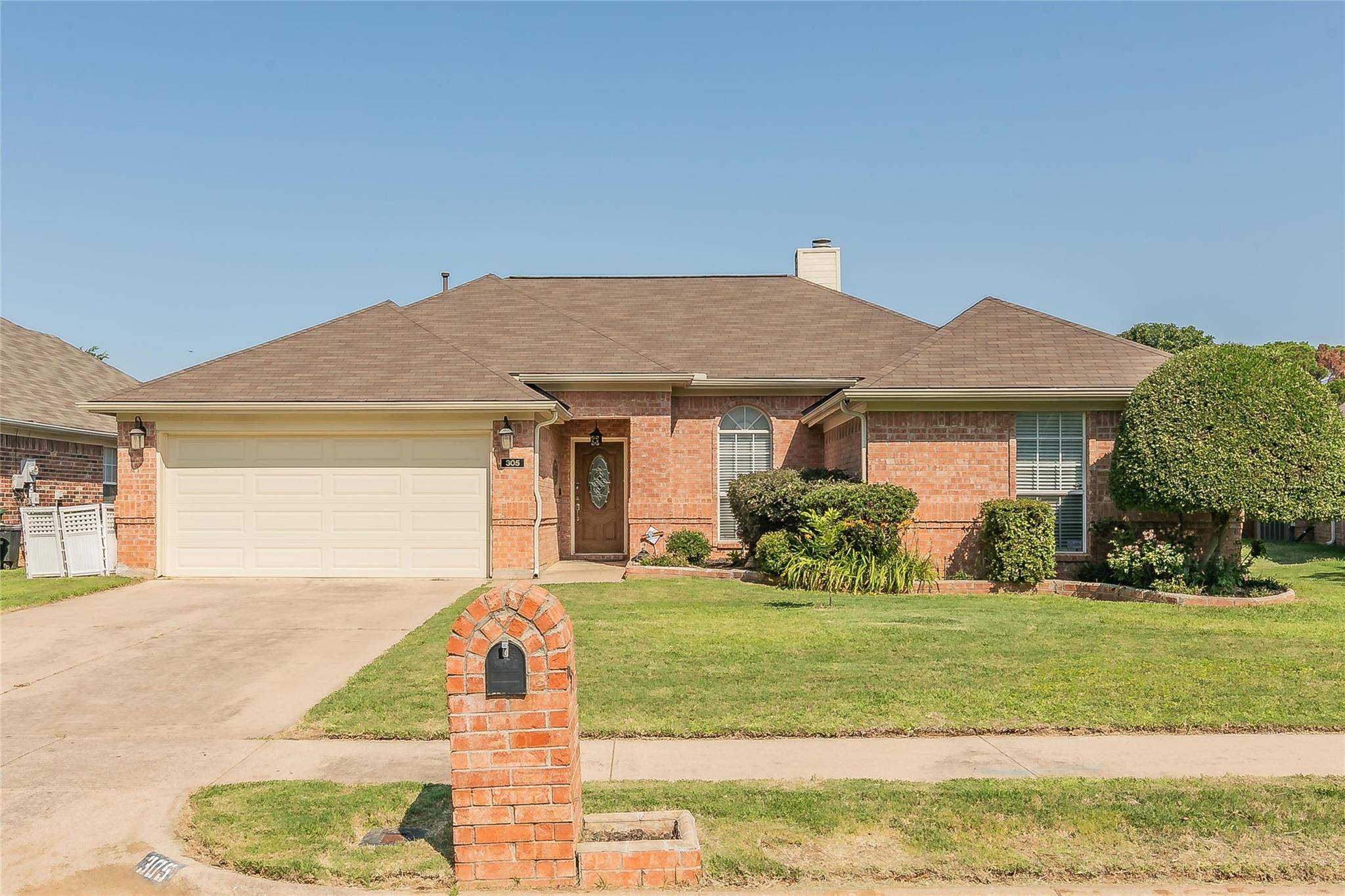 Hurst, TX 76053,305 Park Forest Court