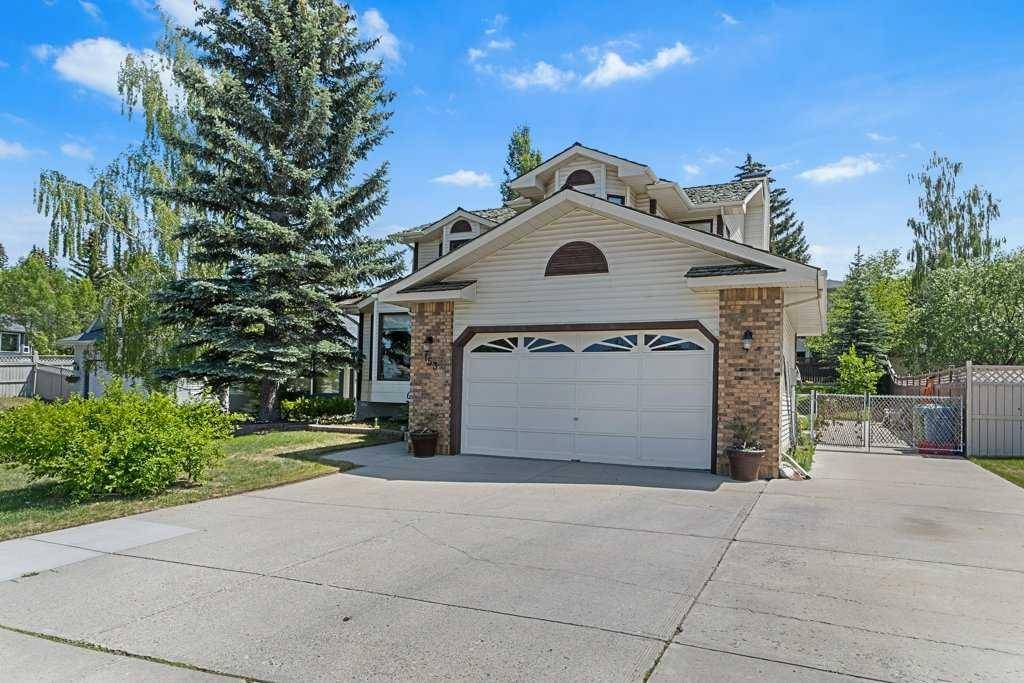 Calgary, AB T2Z 1Z7,153 Douglas Woods Close SE