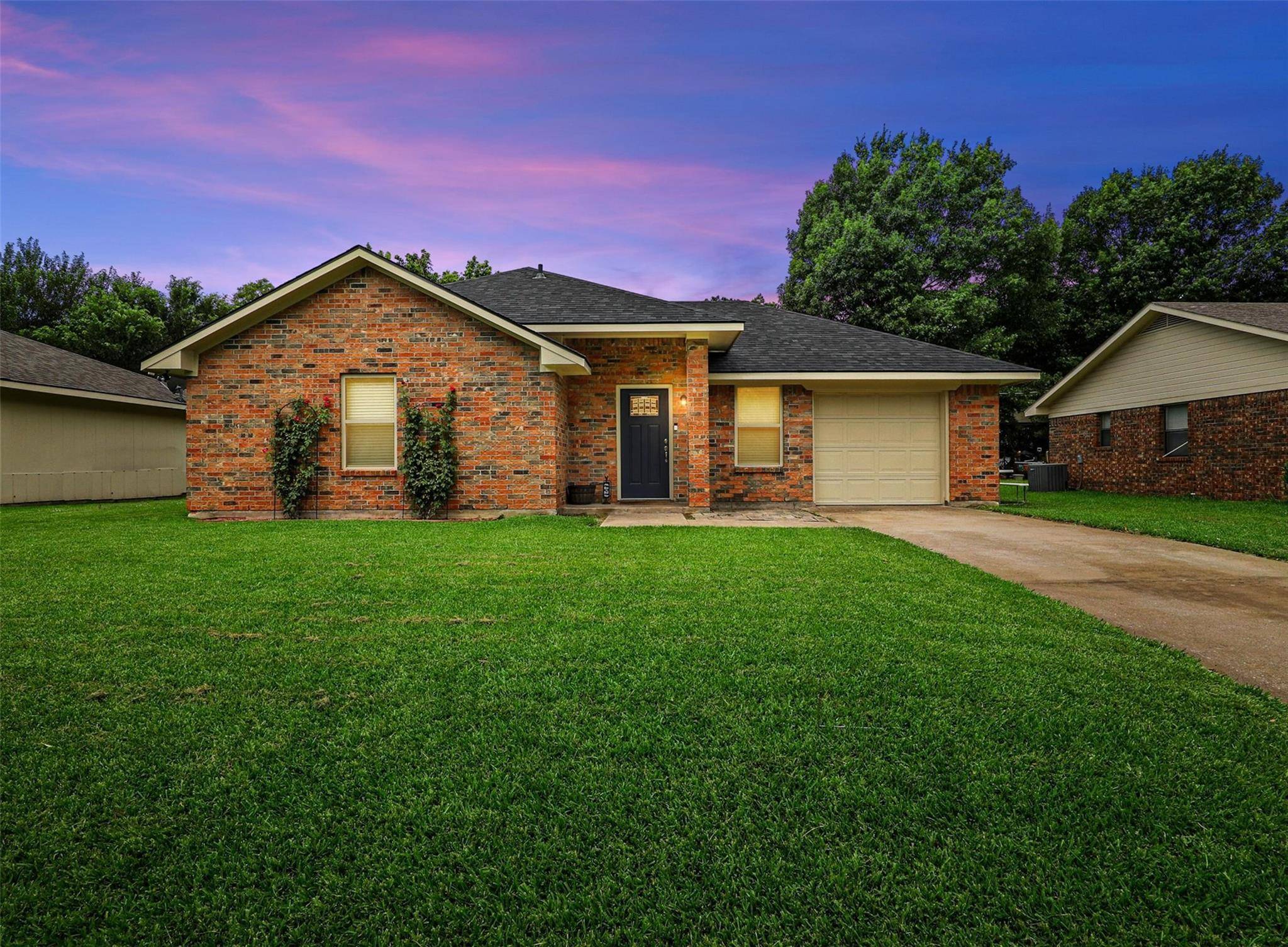 Whitesboro, TX 76273,723 Park Place