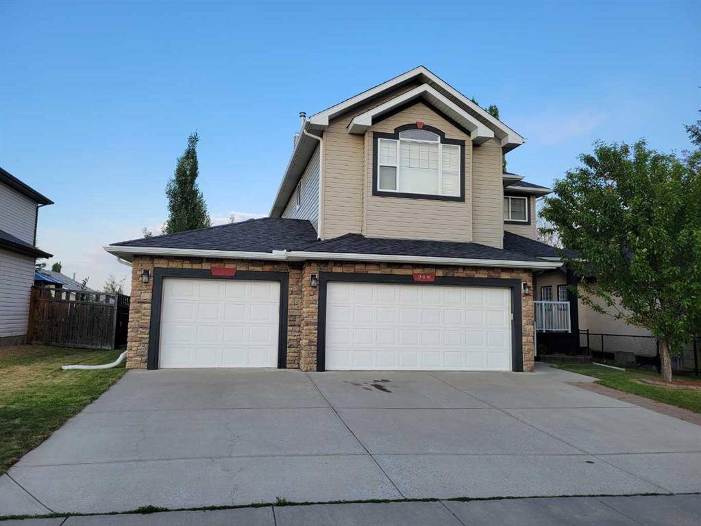 Chestermere, AB T1X1S4,249 Crimson Lane