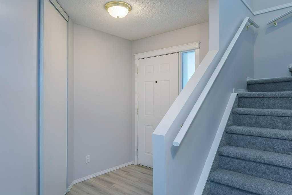 Calgary, AB T2Z 3B7,3733 Douglas Ridge WAY SE