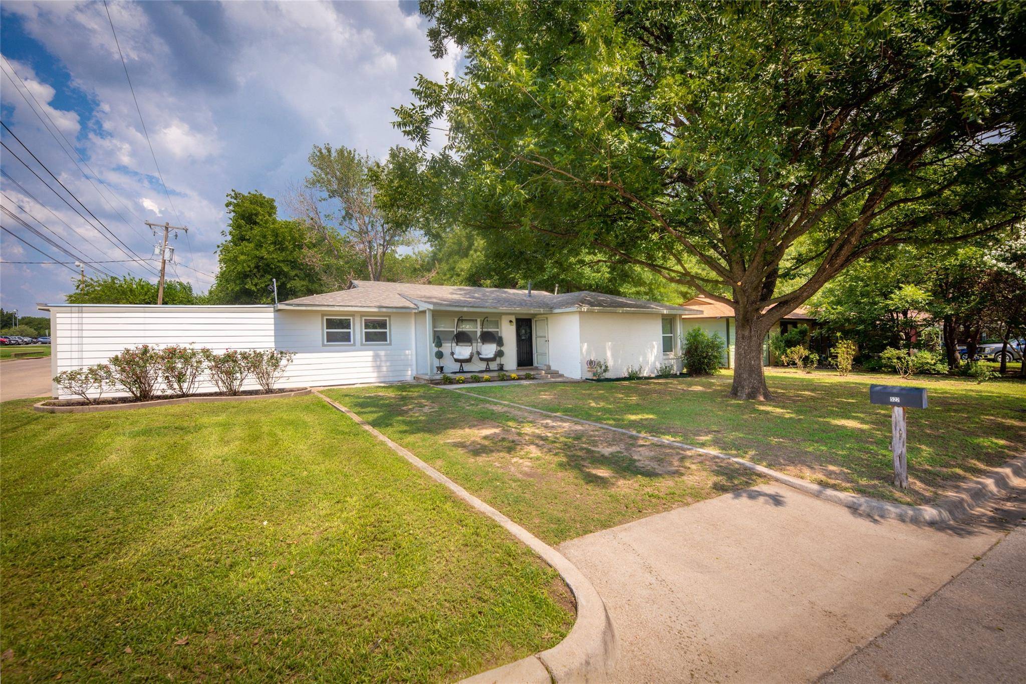 Granbury, TX 76048,522 Mill Street