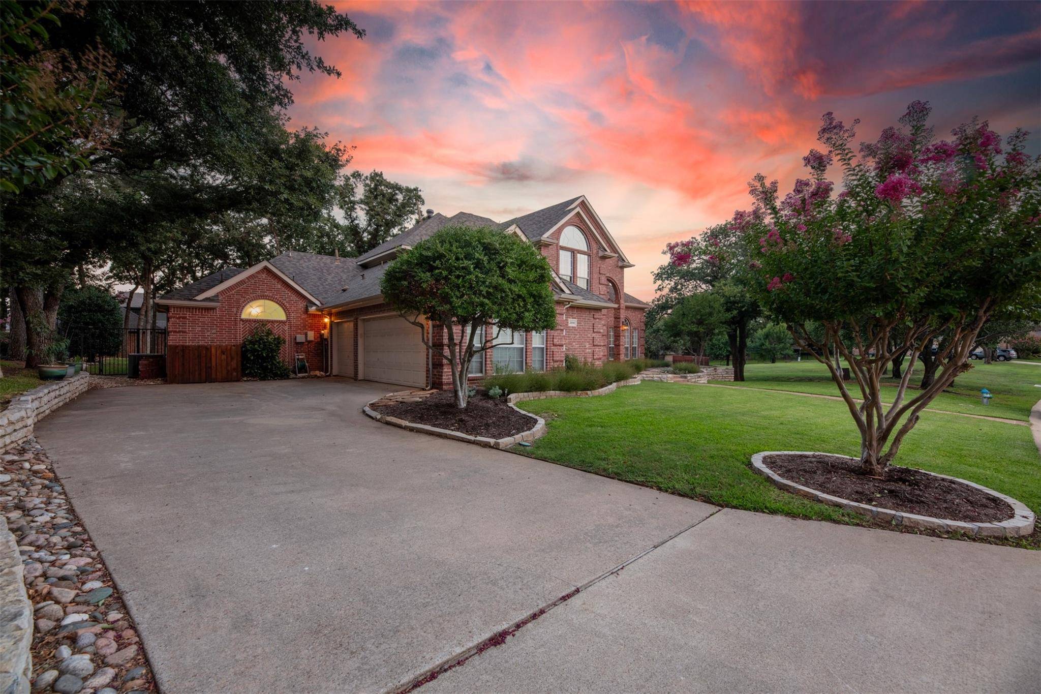 Highland Village, TX 75077,2890 Woodhollow Drive