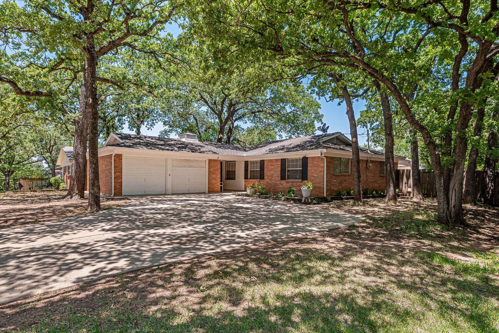 Hurst, TX 76053,848 Timberhill Drive