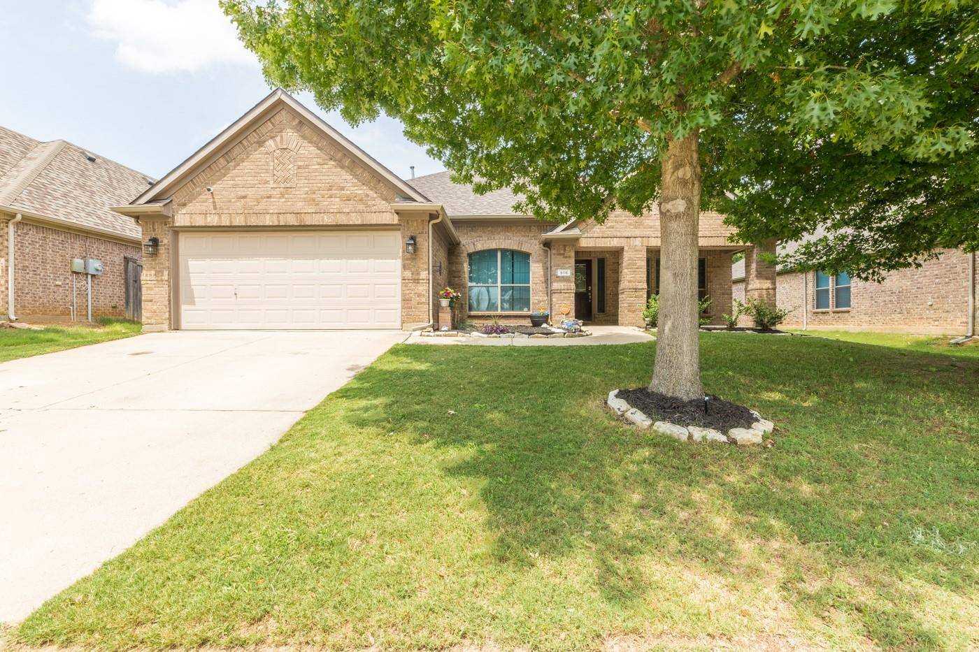 Burleson, TX 76028,916 Monticello Drive