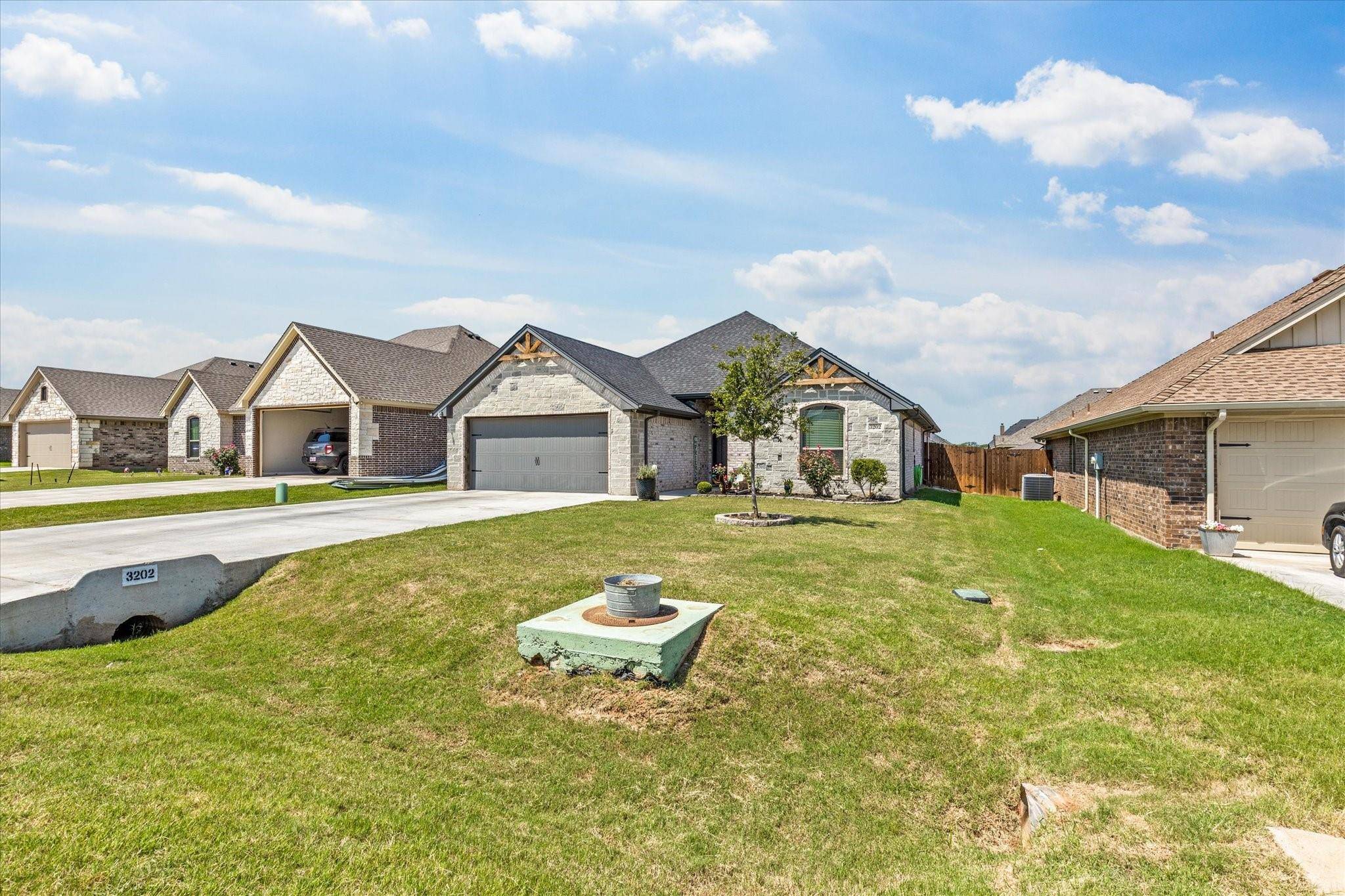 Granbury, TX 76049,3202 White Horse Drive