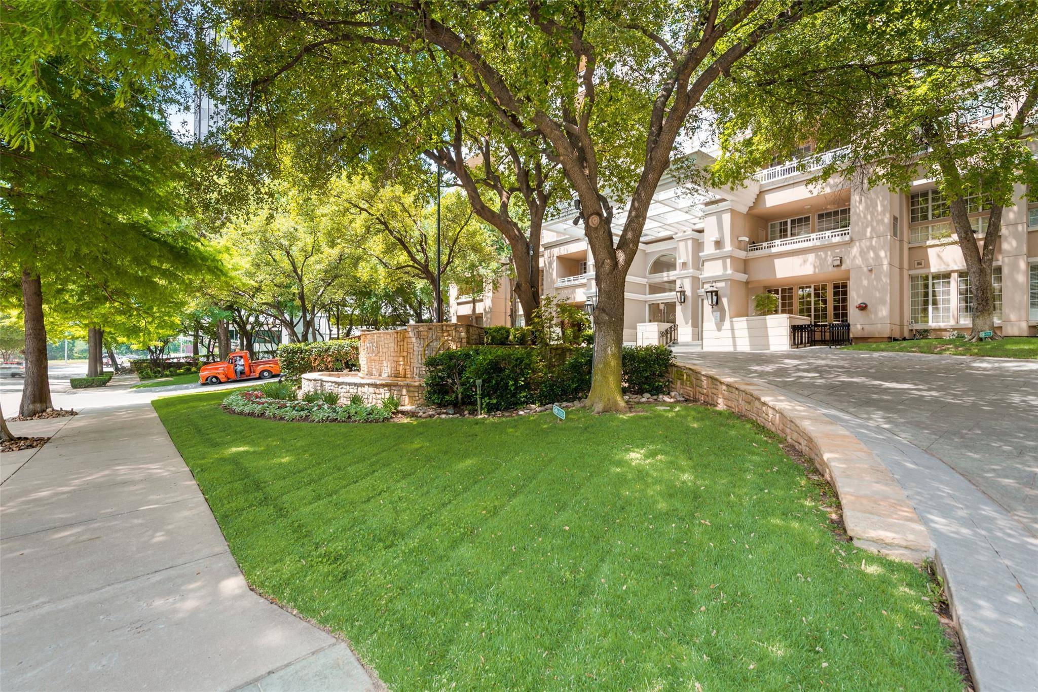 Dallas, TX 75219,3225 Turtle Creek Boulevard #646