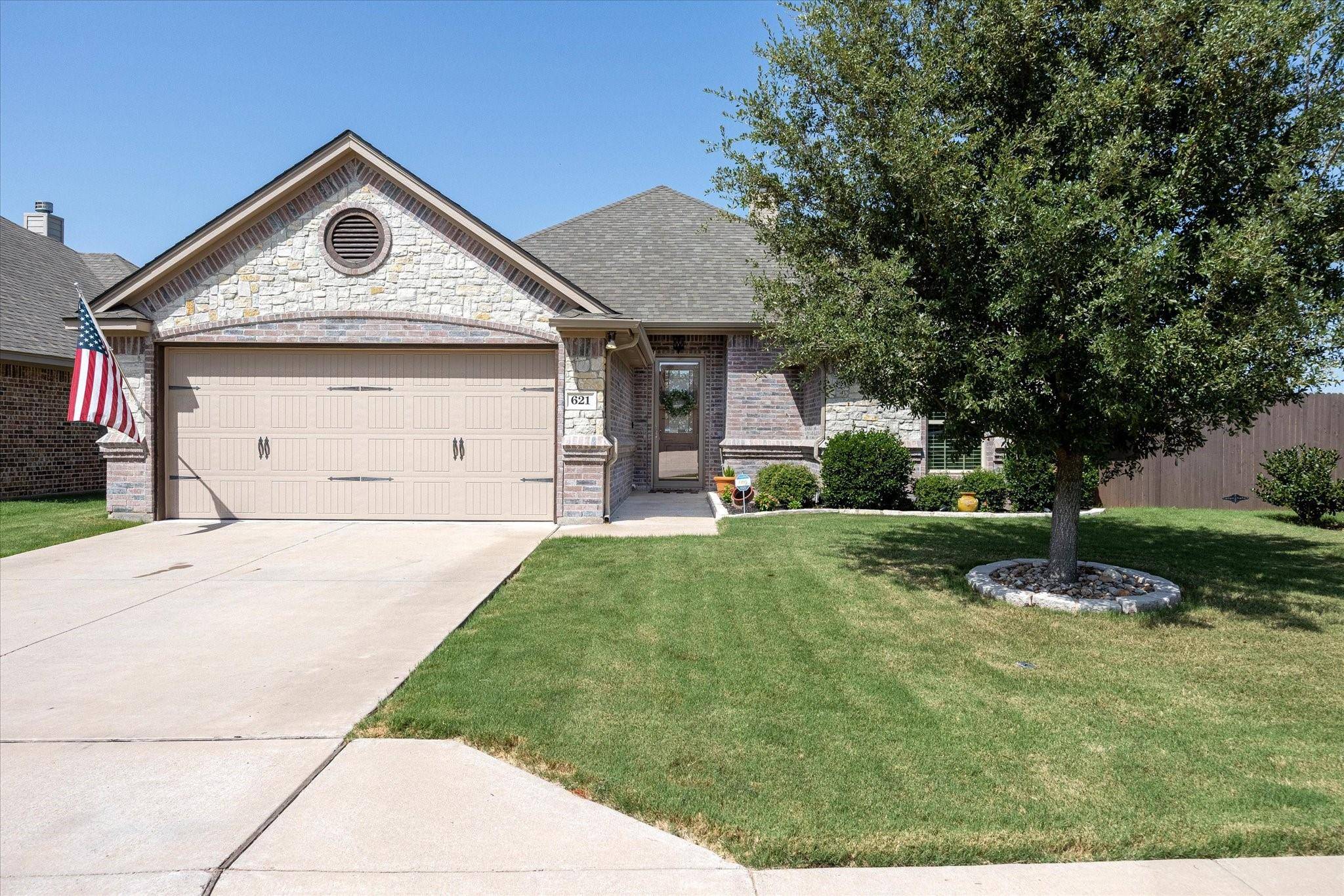 Granbury, TX 76049,621 Donna Circle