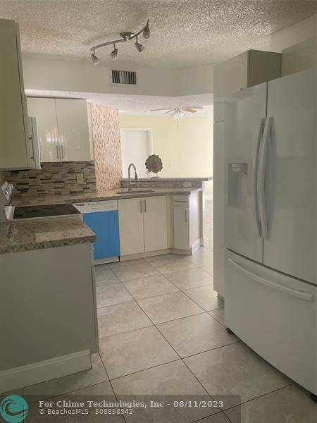 Coral Springs, FL 33067,8801 Wiles Rd  #208